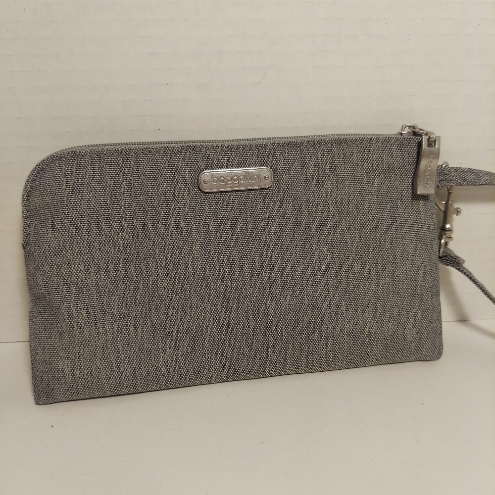 Baggallini RFID Wristlet Purse Wallet Gray EUC Neutral Minimalist Travel